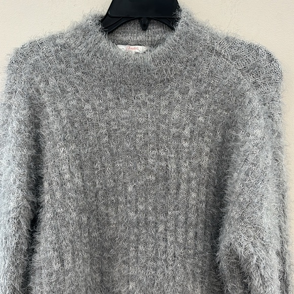 Candies Soft Fluffy Silver Grey Size Large Sweater. Excellent Quality & Comfort - Picture 8 of 13